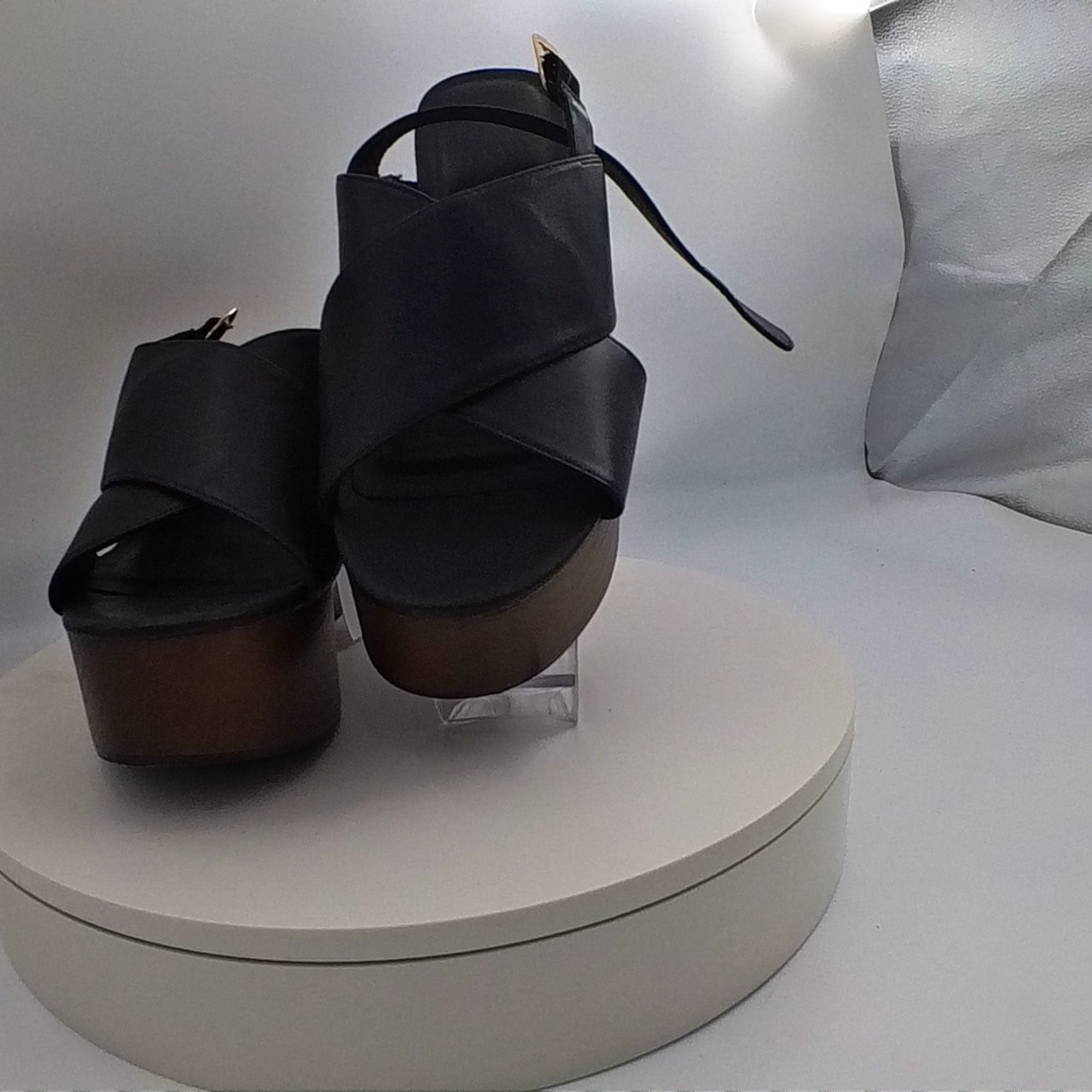 Women's Naomi Wood Wedge Heels With Memory Foam Insole - Universal Thread Black 6.5: Ankle Strap, Open Toe - Like New U001