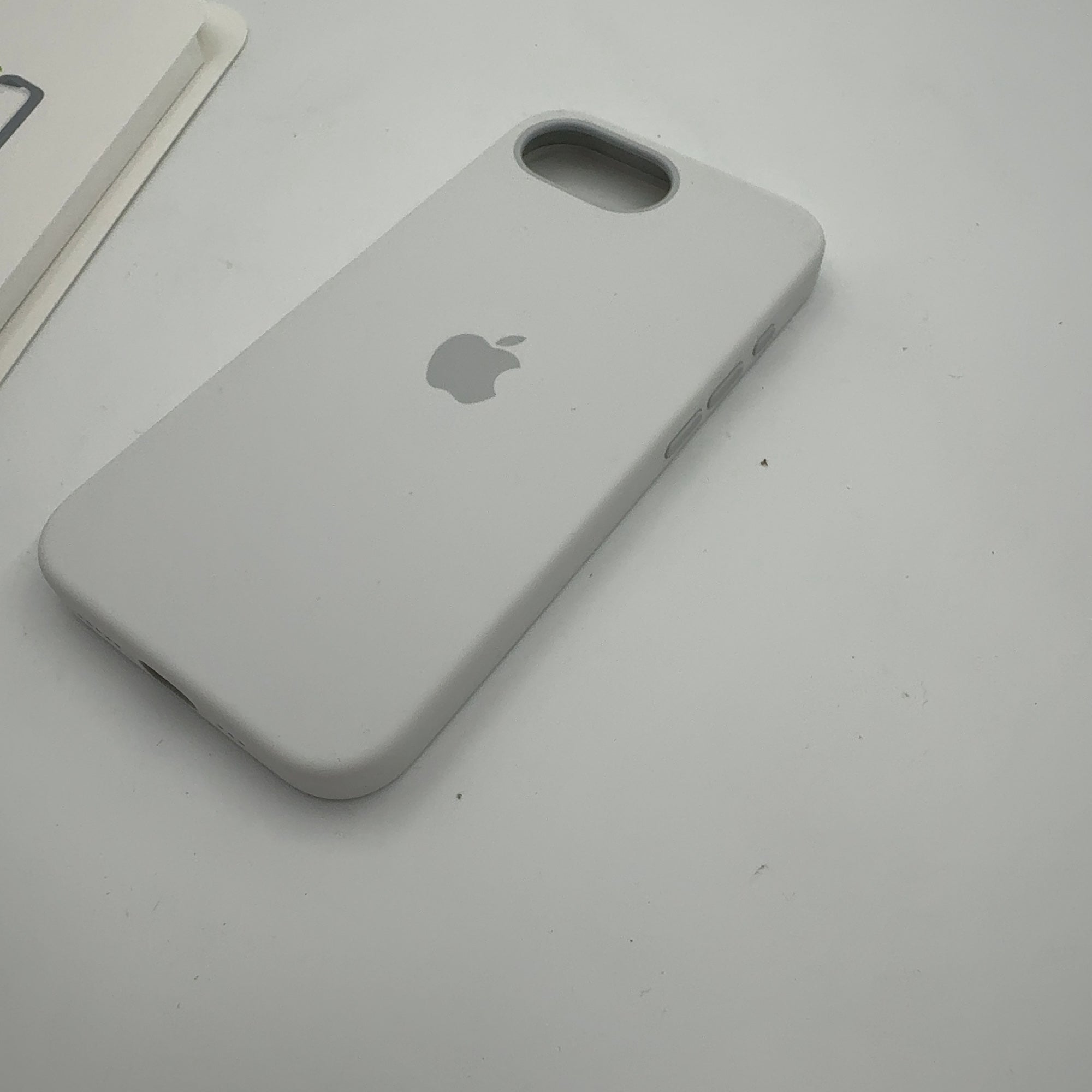 Apple Iphone 16E Silicone Case - White