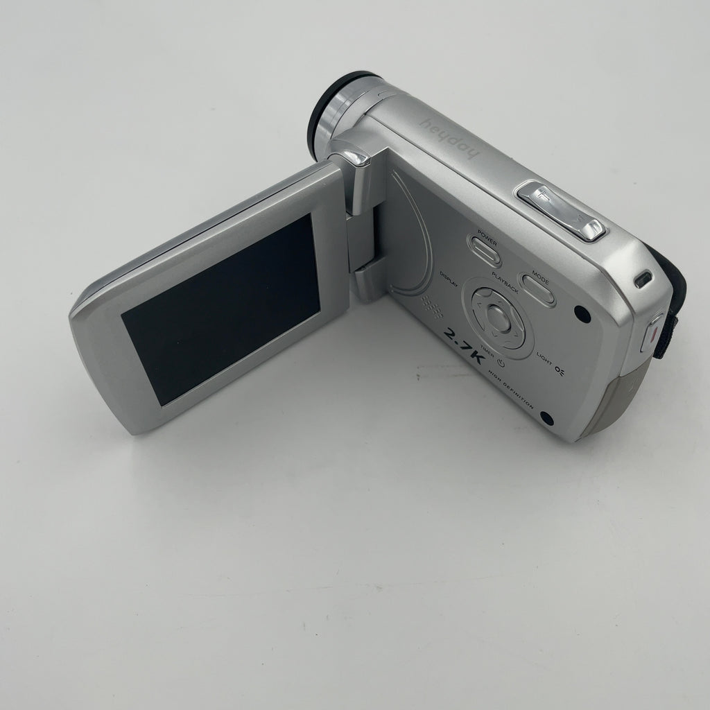 8Mp Camcorder - Heyday Silver: Built-In Microphone, 512Gb Storage, 2.7K Video