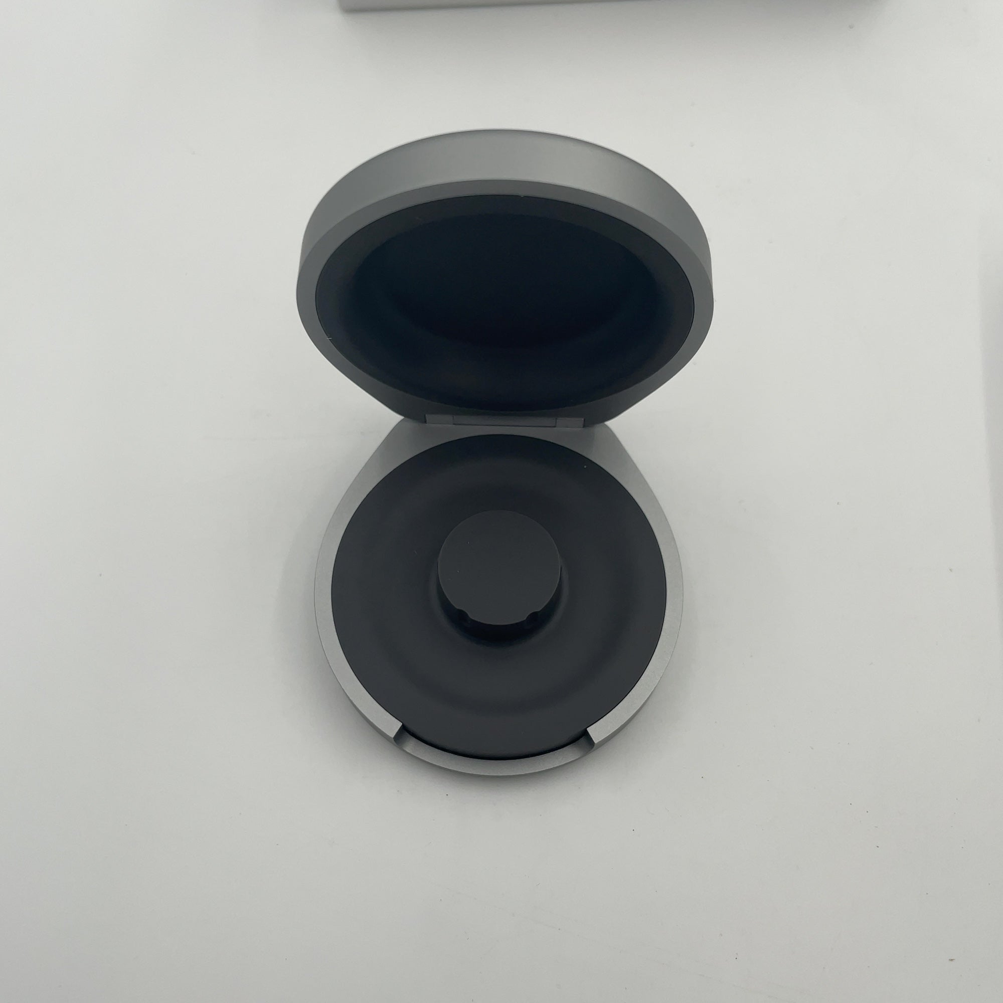 Oura Ring 4 Charging Case Silver Size 8
