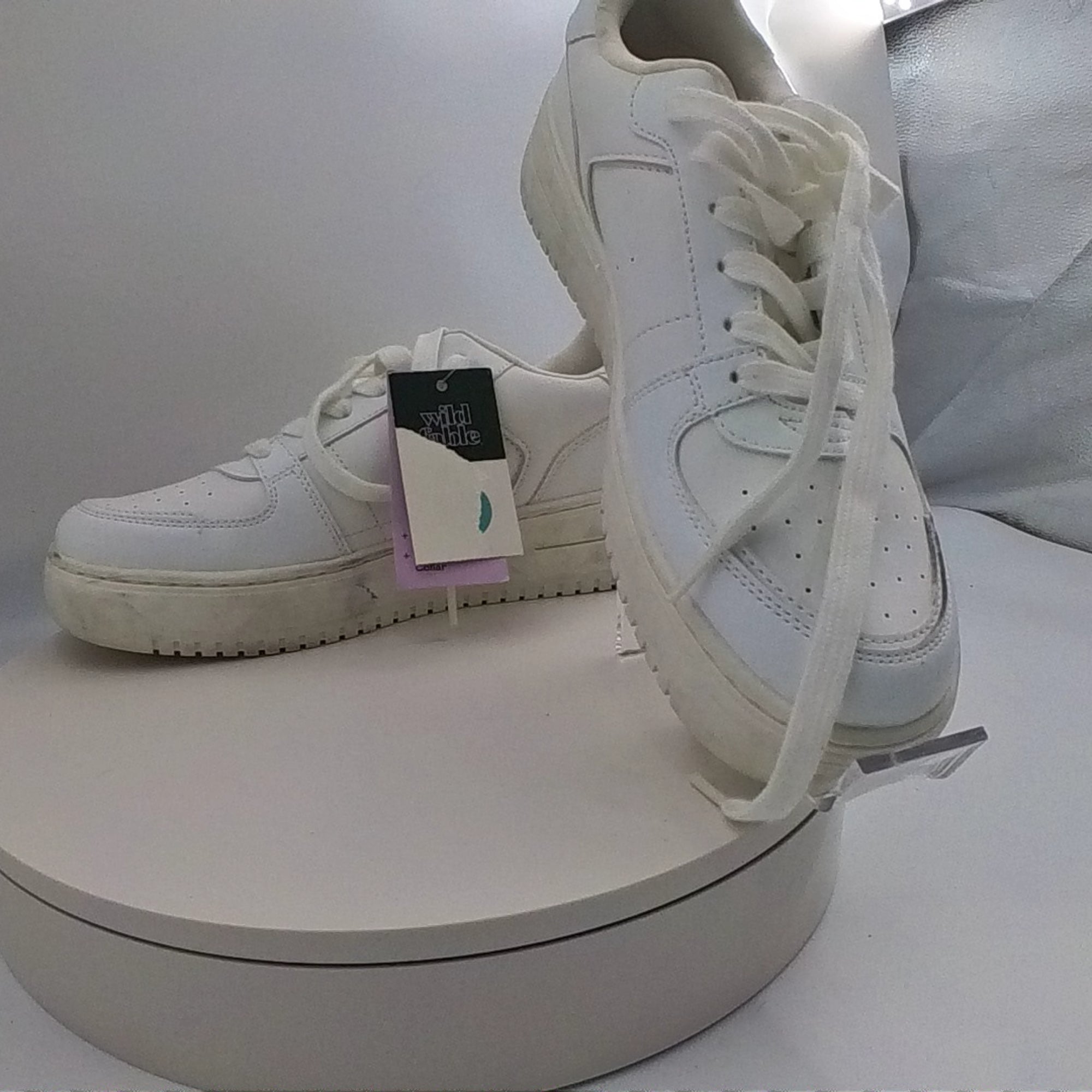 Women's Lola Lace-Up Sneakers - Wild Fable White 9.5: Faux Leather, Cushioned Insole, Textured Outsole - Used Fair U001