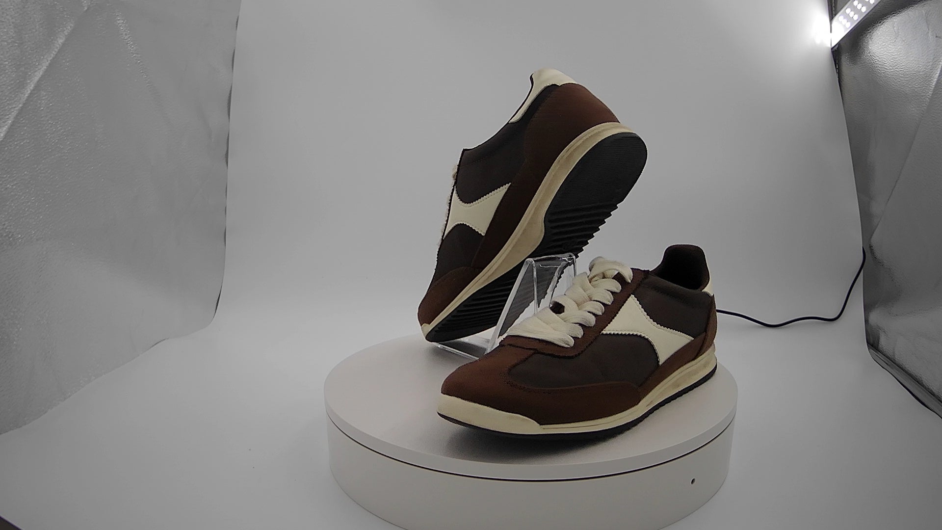 Women’s Skyler Jogger Sneakers with Memory Foam Insole – Universal Thread Brown 7.5