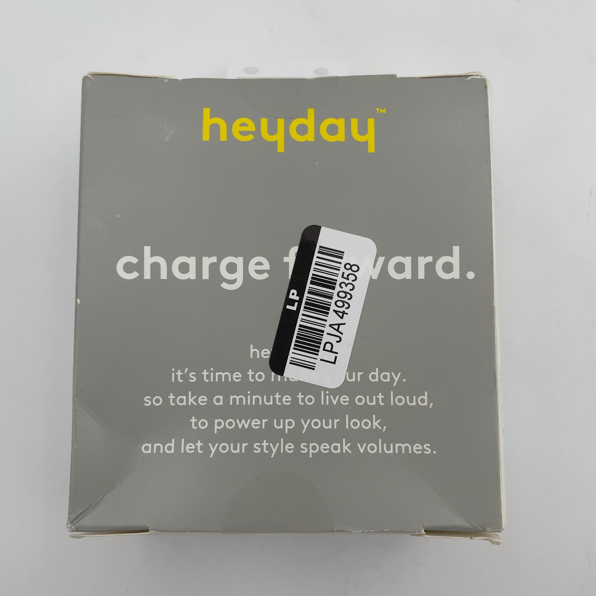 Single Port Usb-C Wall Charger - Heyday Doughnut: 15W Output, Short Circuit Protection, Charge Indicator Light