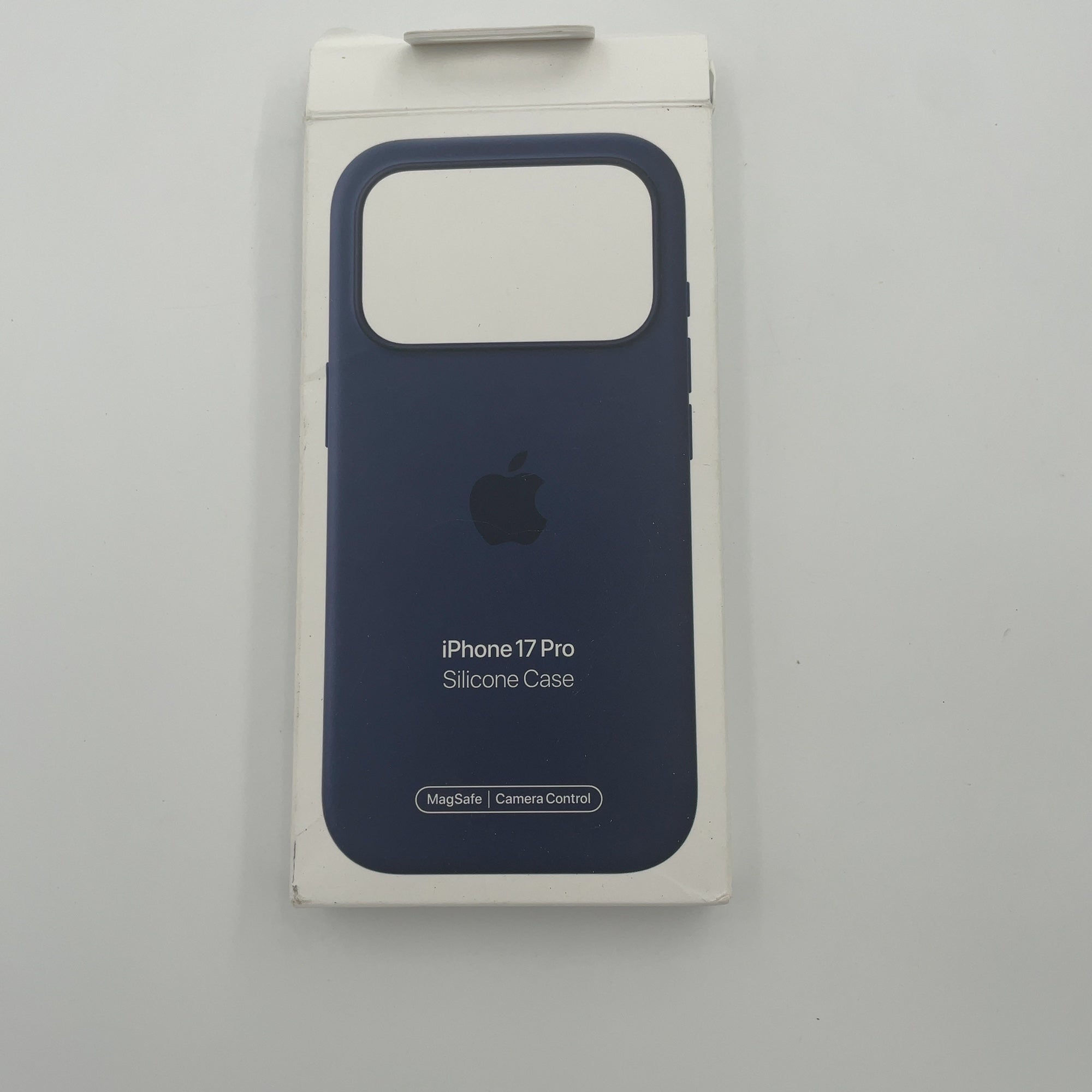 Apple Iphone 17 Pro Silicone Case With Magsafe – Midnight