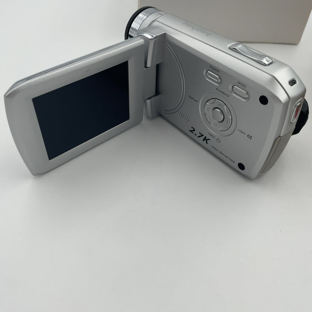 8Mp Camcorder - Heyday Silver: Built-In Microphone, 512Gb Storage, 2.7K Video