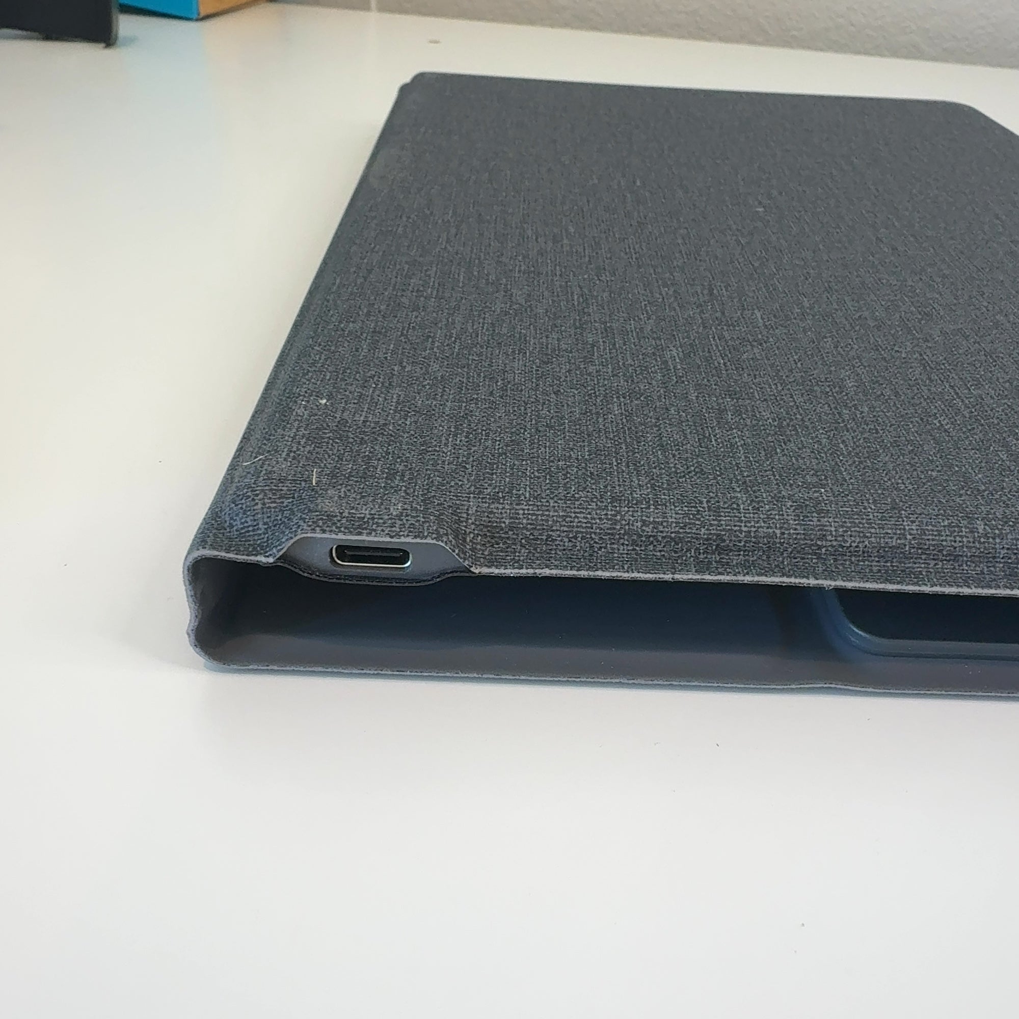 Zagg Ipad 10.9" Messenger Folio 2 Keyboard