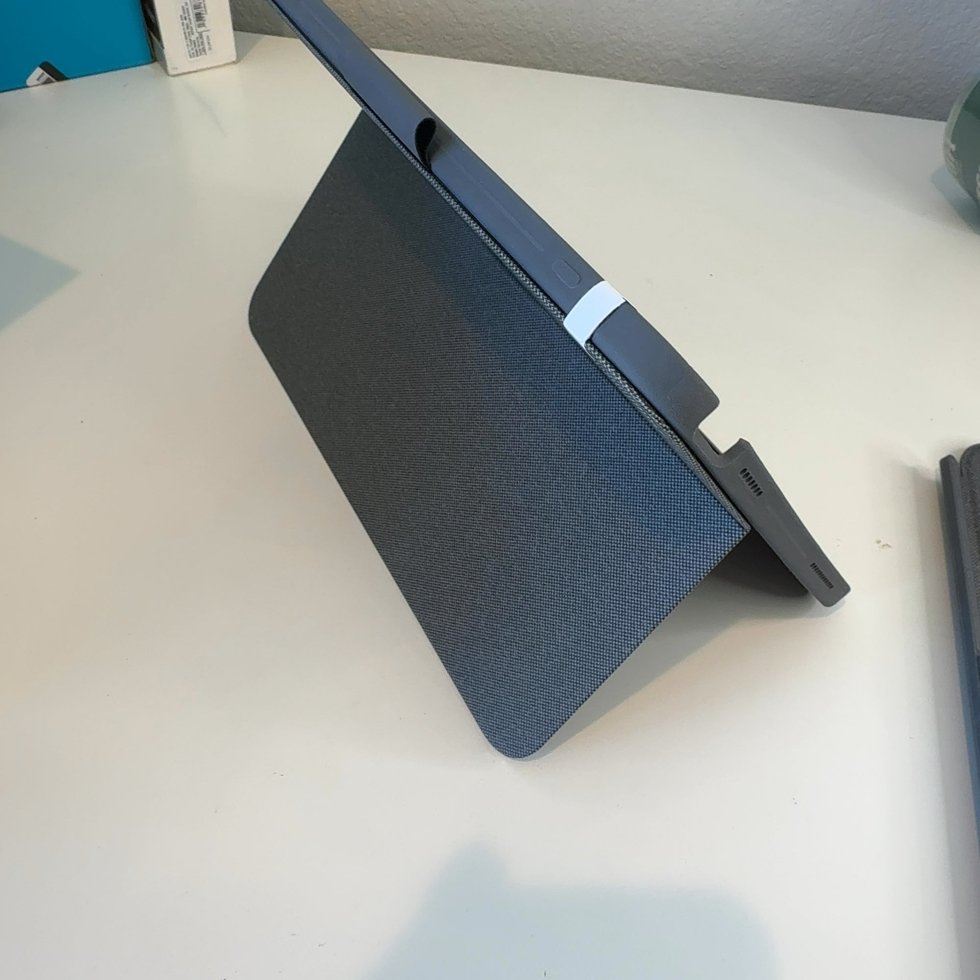 Logitech Combo Touch For Ipad 10Th Gen And A16 -Oxford Gray