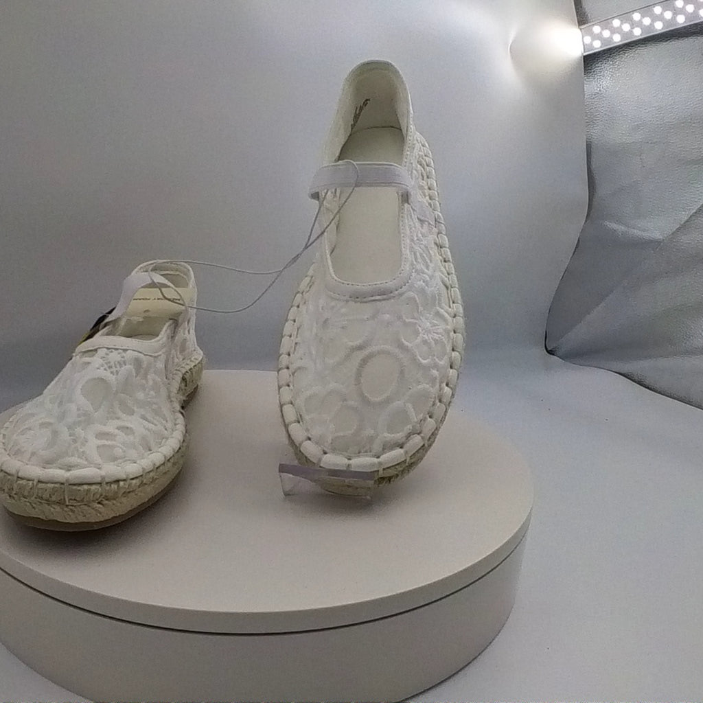 Women's Celia Floral Lace Mary Jane Espadrille Flat With Memory Foam Insole - Universal Thread White 7.5: Breathable Mesh, Pull-On Style - Used Good U001