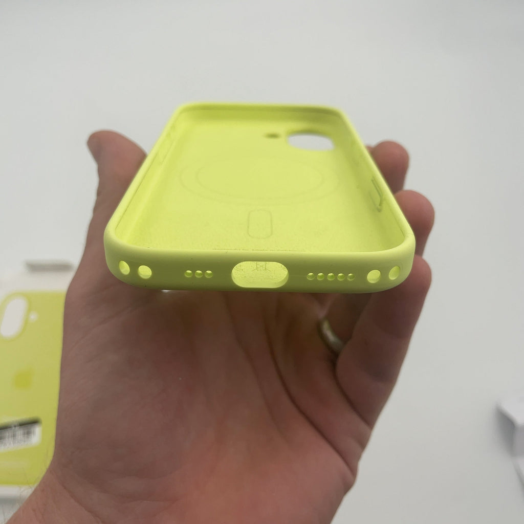 Apple Iphone 17 Silicone Case With Magsafe - Neon Yellow