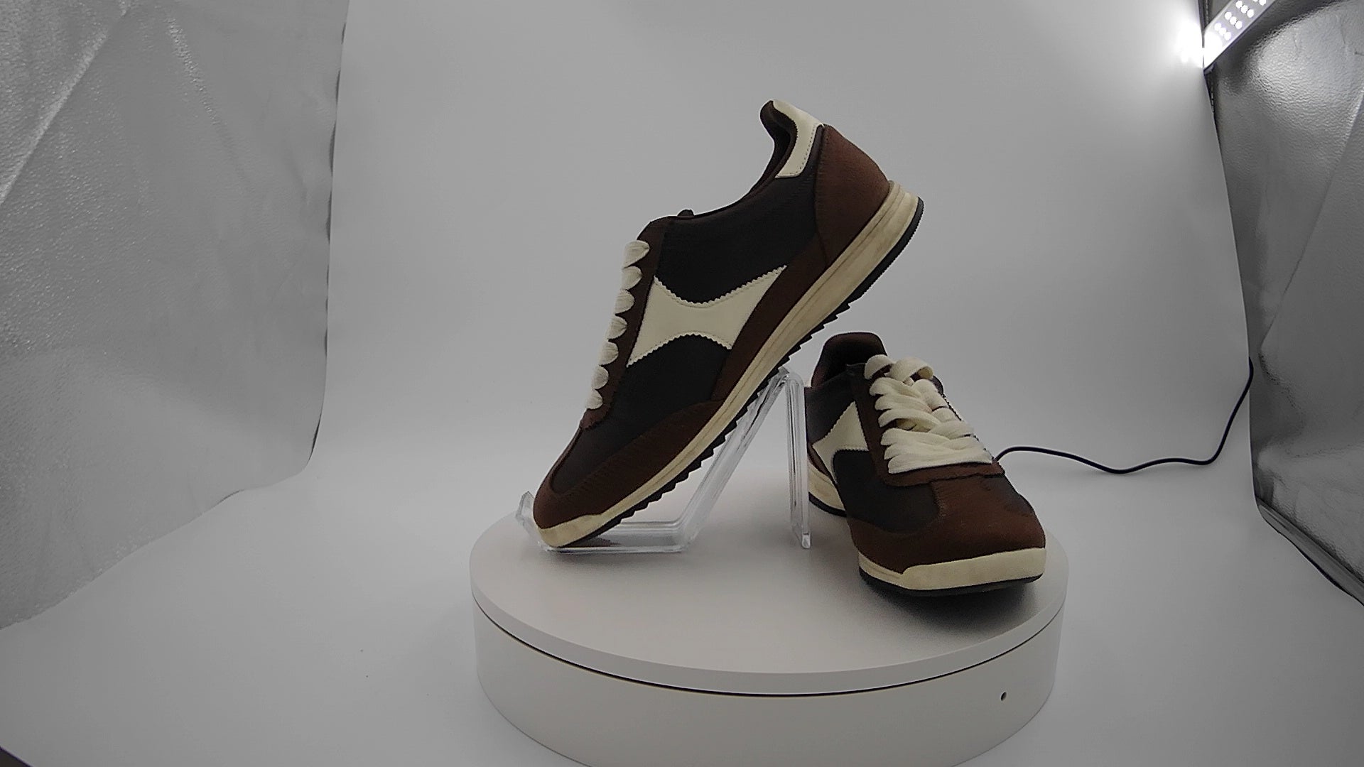 Women’s Skyler Jogger Sneakers with Memory Foam Insole – Universal Thread Brown 7.5