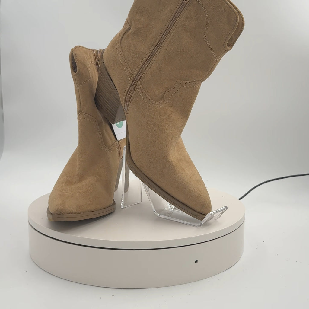 Women’s Dallas Ankle Western Bootie With Memory Foam Insole – Universal Thread Tan 8.5