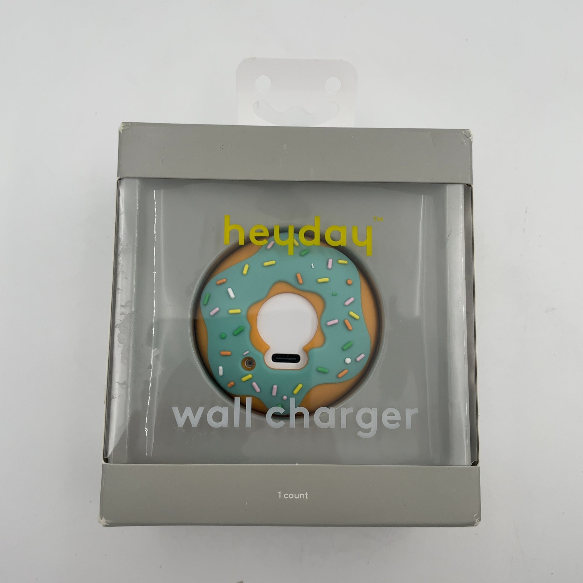 Single Port Usb-C Wall Charger - Heyday Doughnut: 15W Output, Short Circuit Protection, Charge Indicator Light