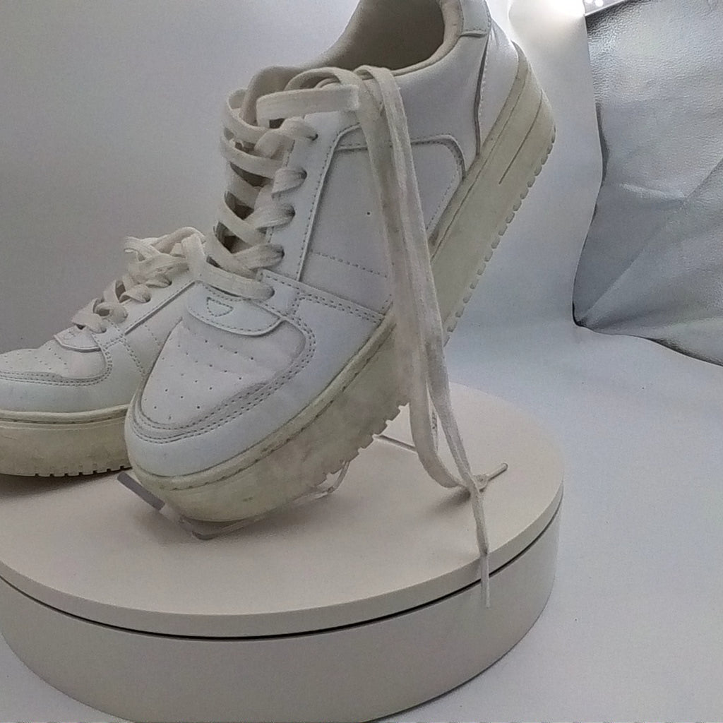 Women's Lola Lace-Up Sneakers - Wild Fable White 8: Faux Leather, Cushioned Insole, Textured Outsole, Round Toe - Used Fair U001