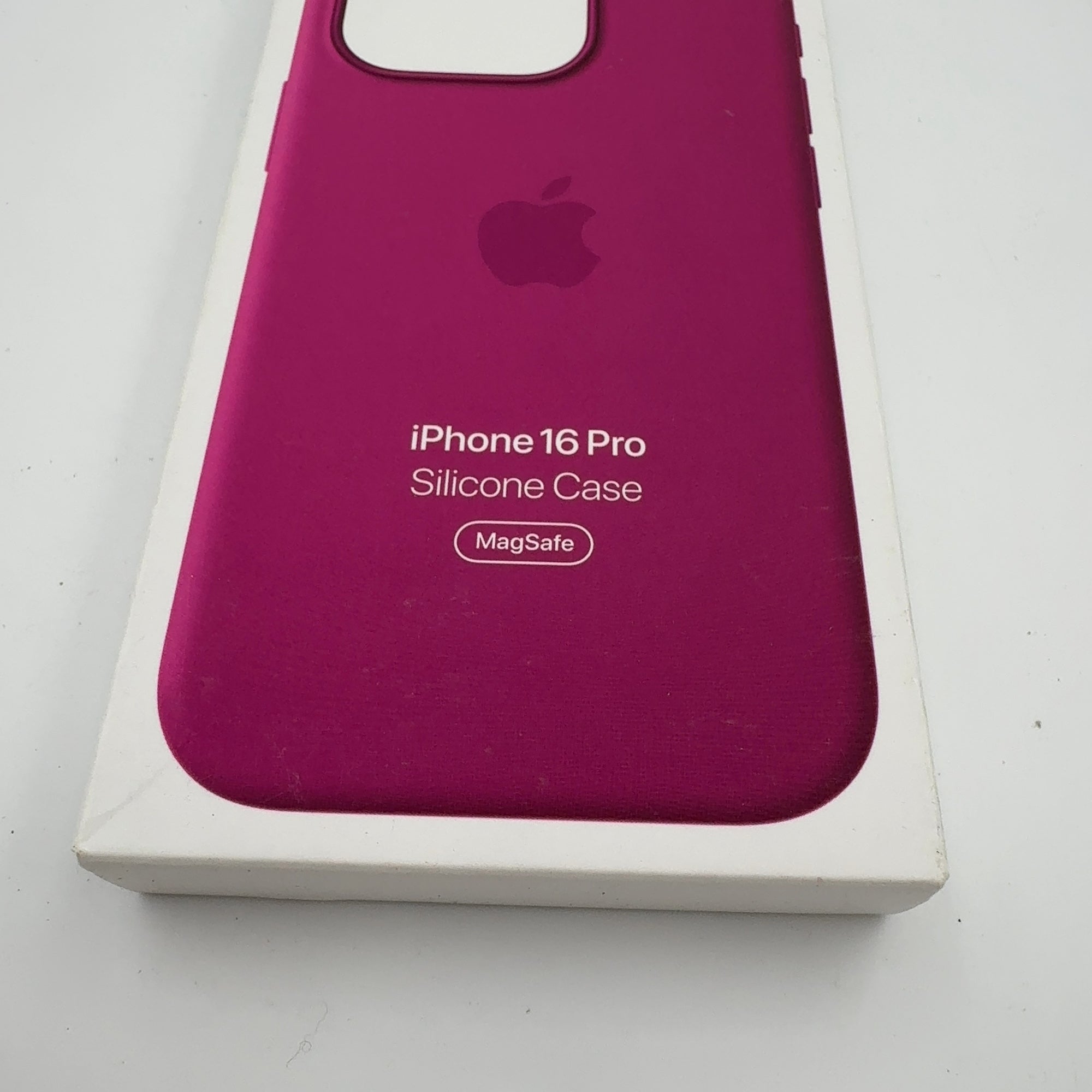 Apple Iphone 16 Pro Silicone Case With Magsafe - Fuchsia